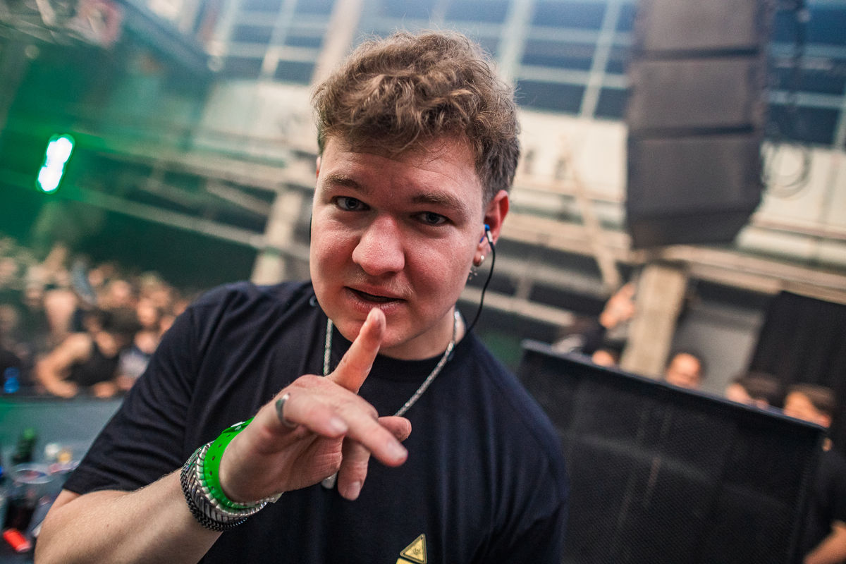 Loading... just a sec